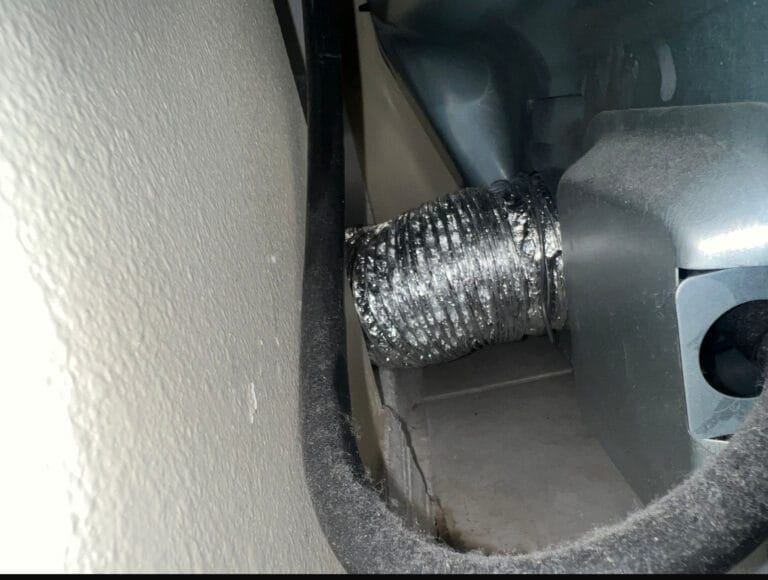 Dryer vent duct hose connection for dryer airflow